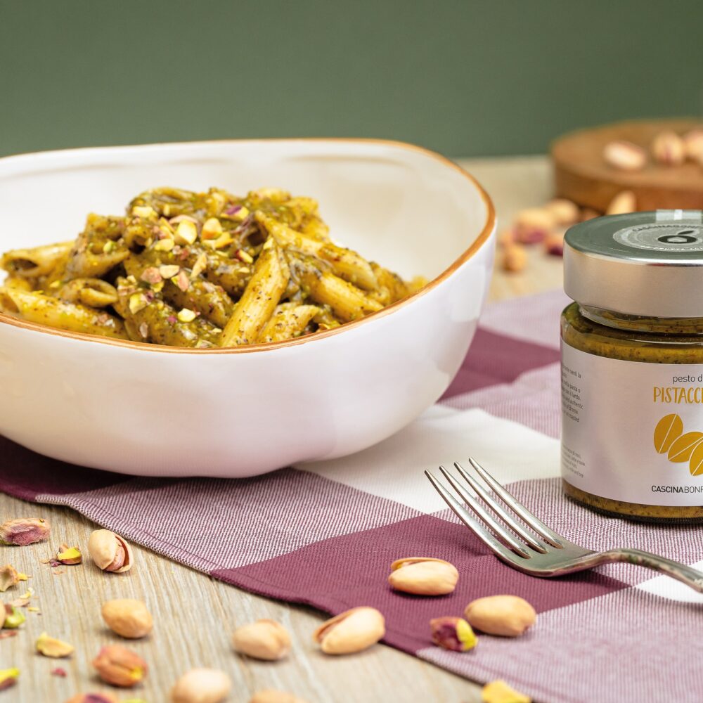 Gli esigenti (gelsi neri, fichi d'india, pesto di pistacchio)
